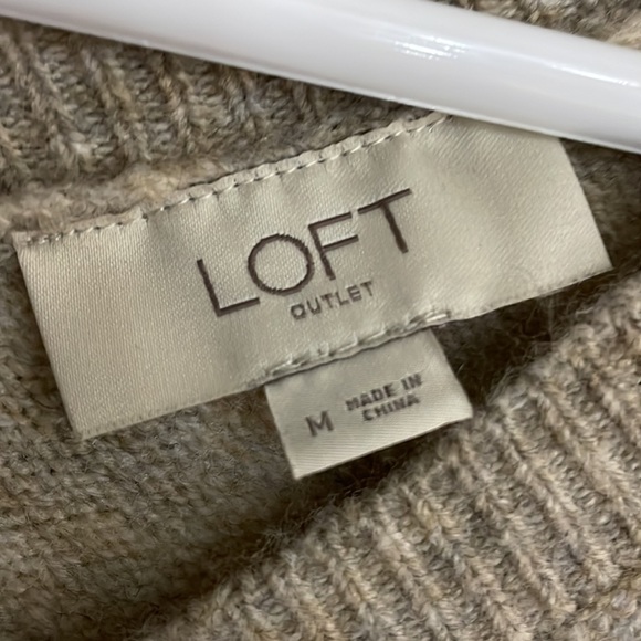 Loft women V neck Long Sleeve Soft Knit, layered look Sweater - Picture 5 of 6